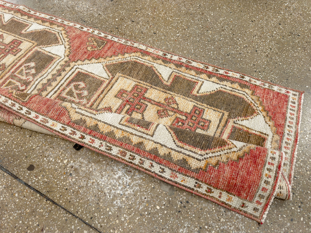 Vintage Turkish Anatolian Runner, No.33834 - Galerie Shabab