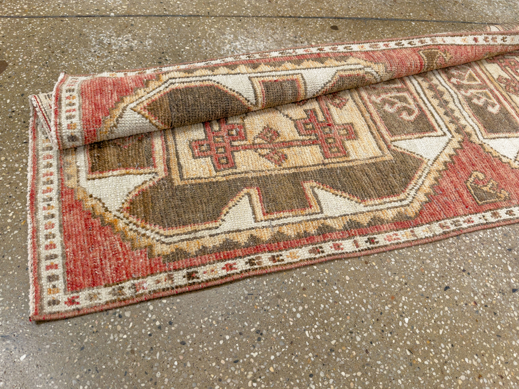 Vintage Turkish Anatolian Runner, No.33834 - Galerie Shabab