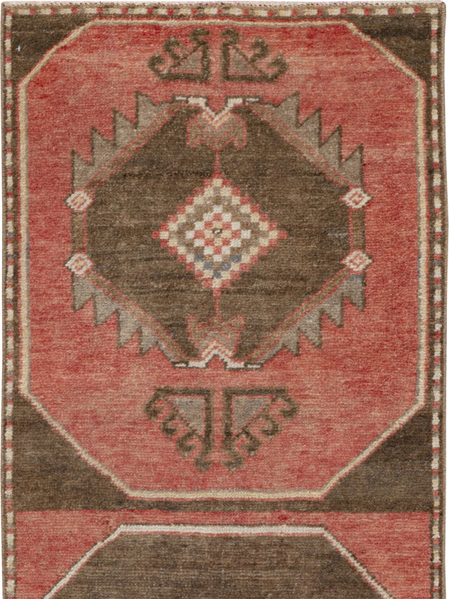 Vintage Turkish Anatolian Runner, No.33837 - Galerie Shabab