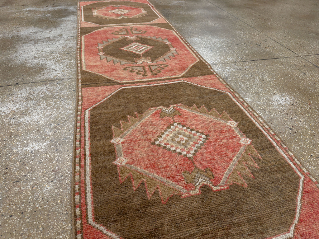 Vintage Turkish Anatolian Runner, No.33837 - Galerie Shabab