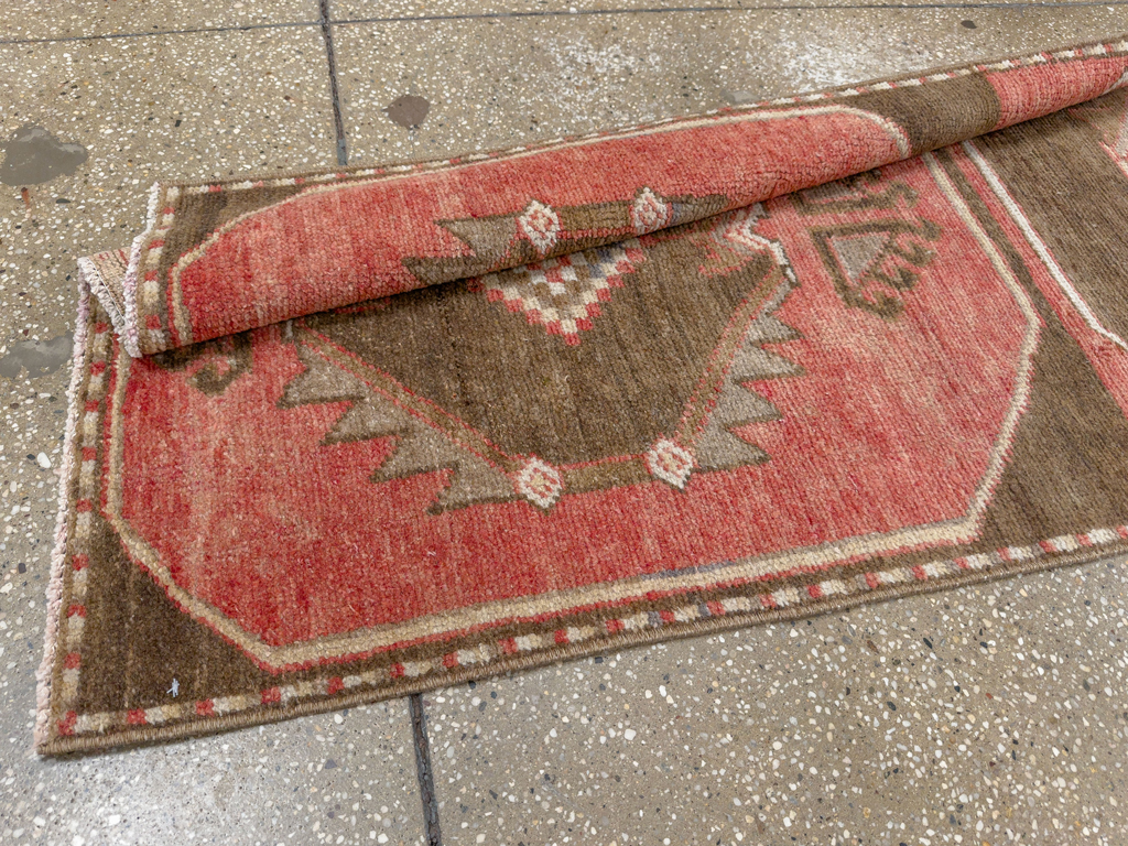 Vintage Turkish Anatolian Runner, No.33837 - Galerie Shabab
