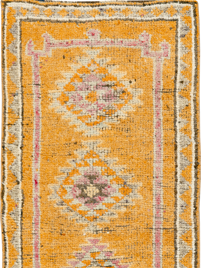 Vintage Turkish Anatolian Runner, No.33838 - Galerie Shabab