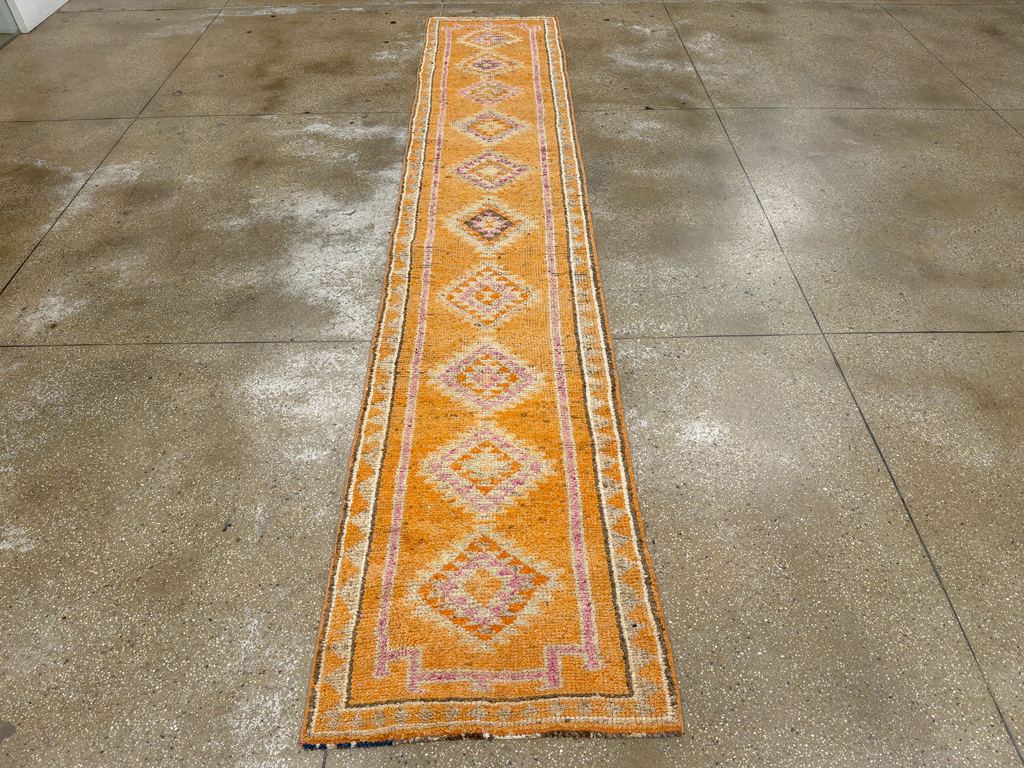Vintage Turkish Anatolian Runner, No.33838 - Galerie Shabab