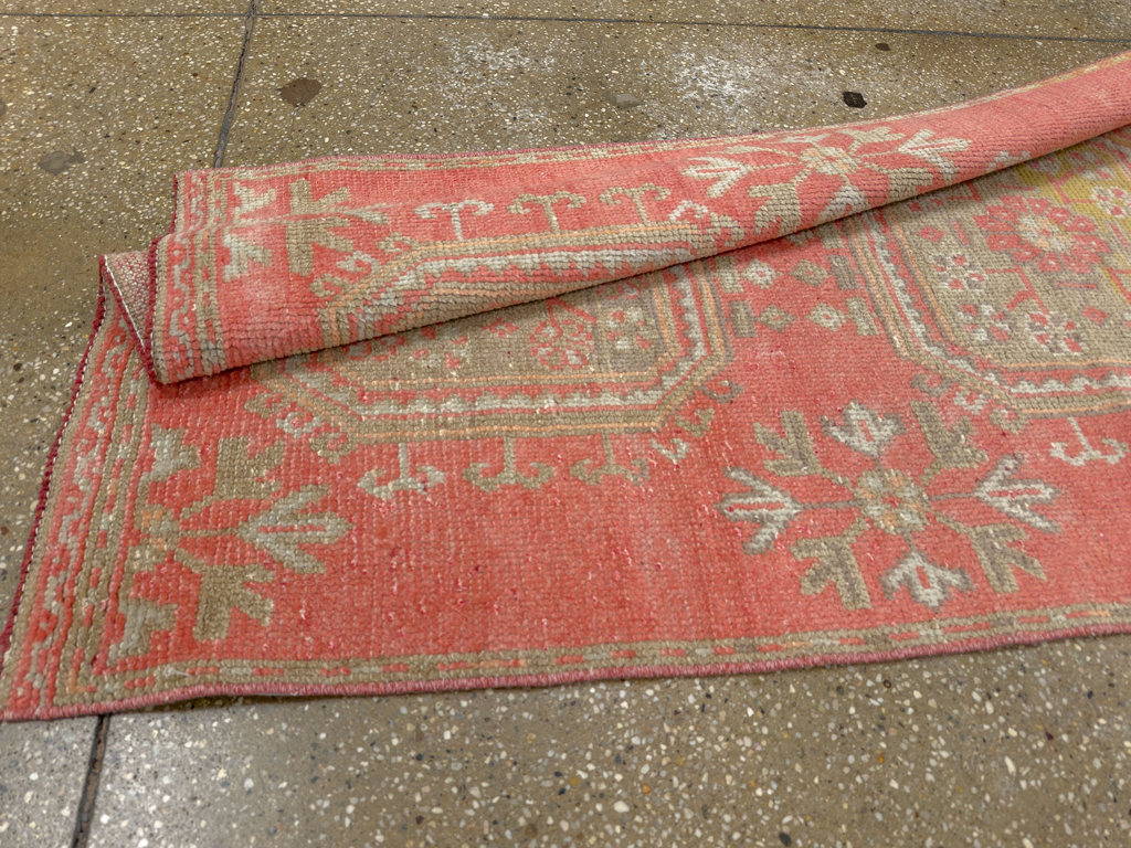 Vintage Turkish Anatolian Runner, No.33839 - Galerie Shabab