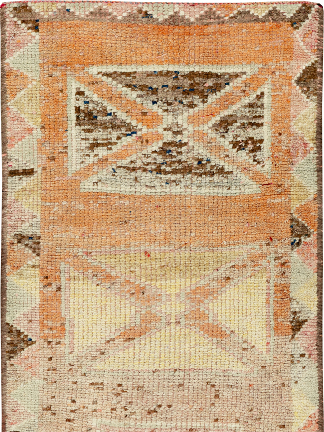 Vintage Turkish Anatolian Runner, No.33841 - Galerie Shabab