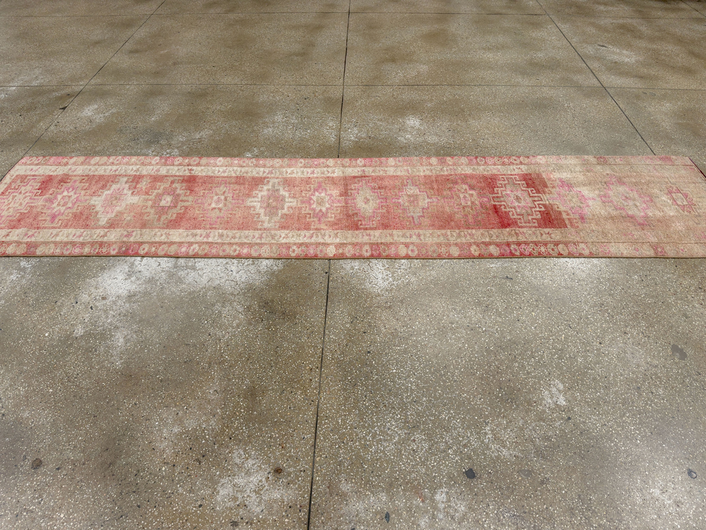 Vintage Turkish Anatolian Runner, No.33847 - Galerie Shabab