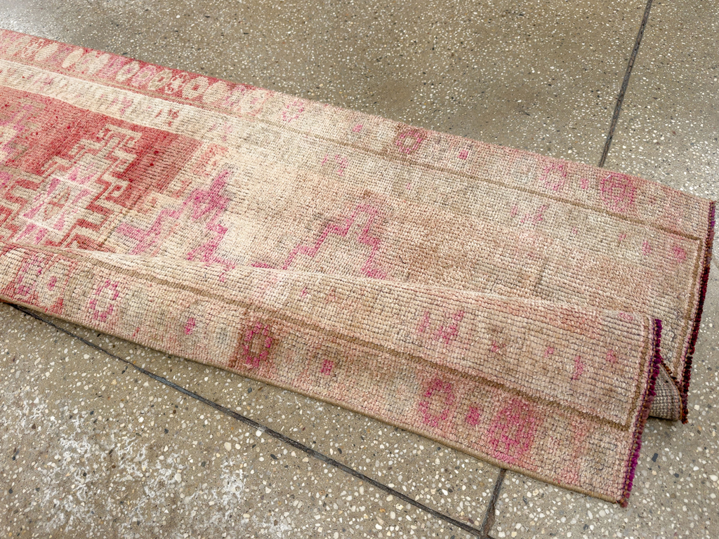 Vintage Turkish Anatolian Runner, No.33847 - Galerie Shabab
