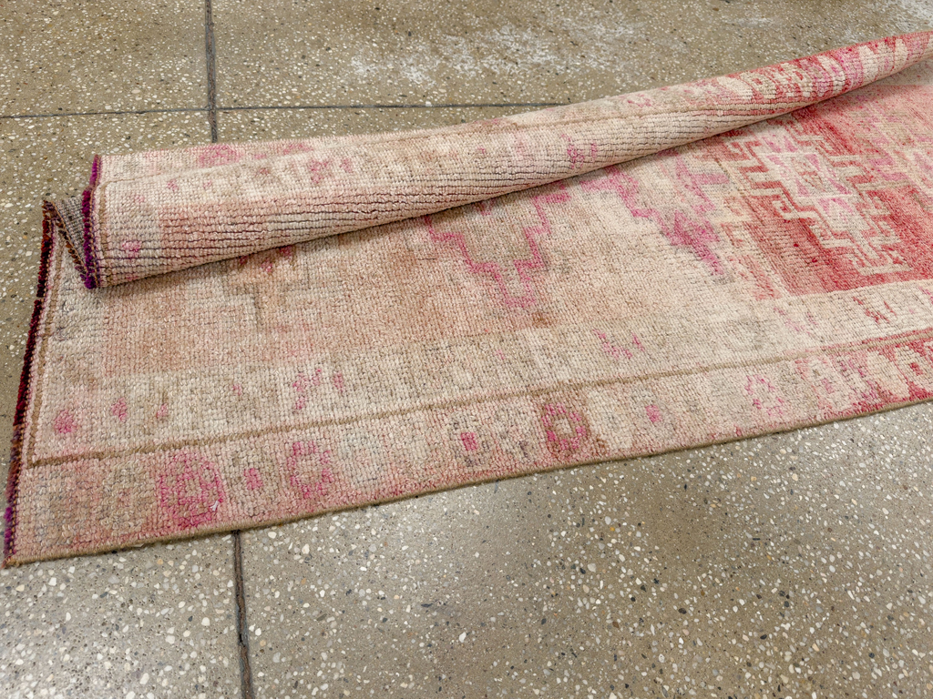 Vintage Turkish Anatolian Runner, No.33847 - Galerie Shabab
