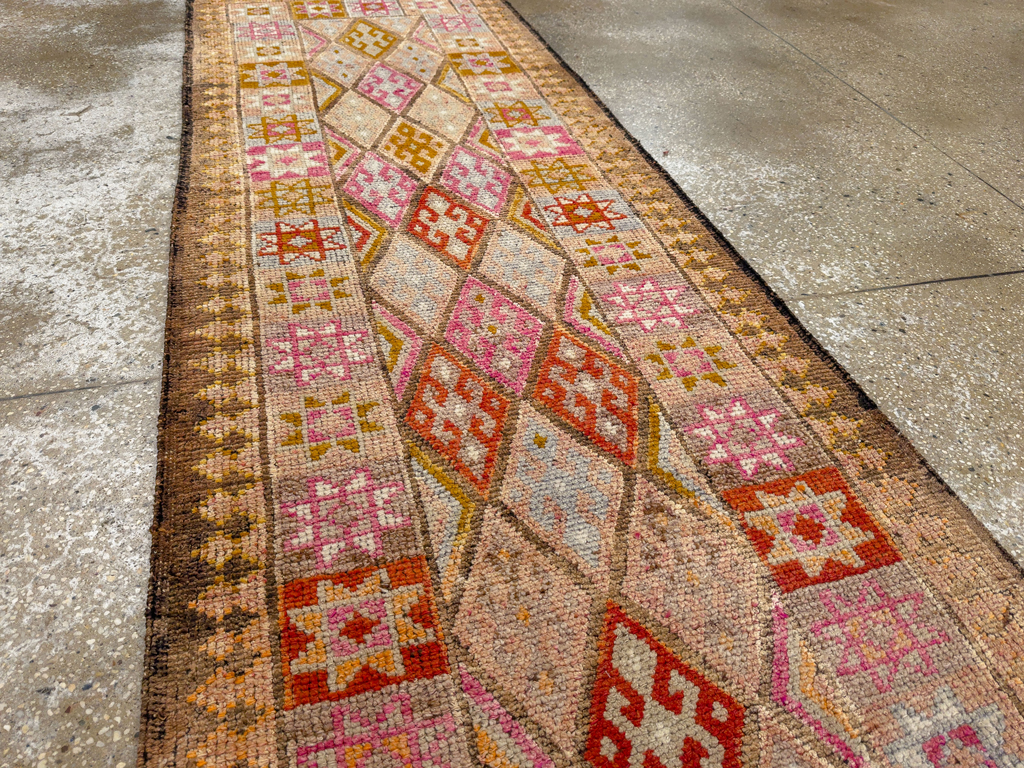 Vintage Turkish Anatolian Runner, No.33848 - Galerie Shabab