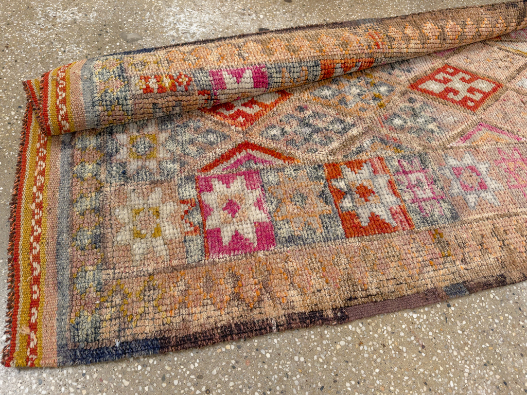 Vintage Turkish Anatolian Runner, No.33848 - Galerie Shabab