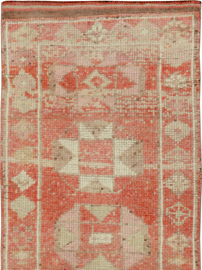 Vintage Turkish Anatolian Runner, No.33849 - Galerie Shabab