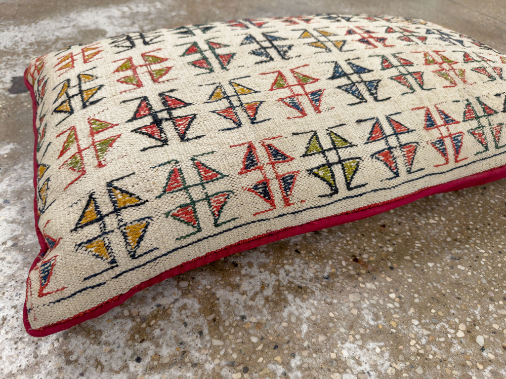 Vintage Persian Kurdish Pillow, No.33852 - Galerie Shabab