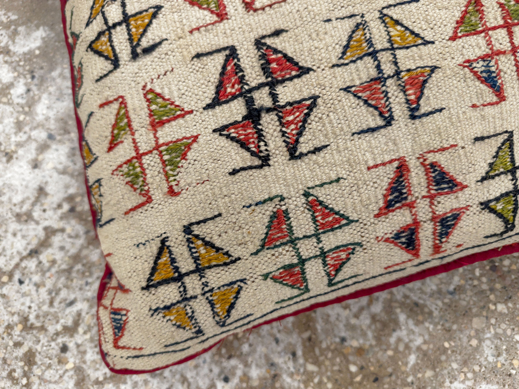 Vintage Persian Kurdish Pillow, No.33852 - Galerie Shabab