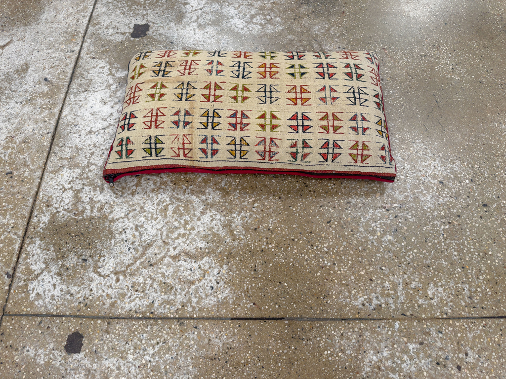 Vintage Persian Kurdish Pillow, No.33853 - Galerie Shabab