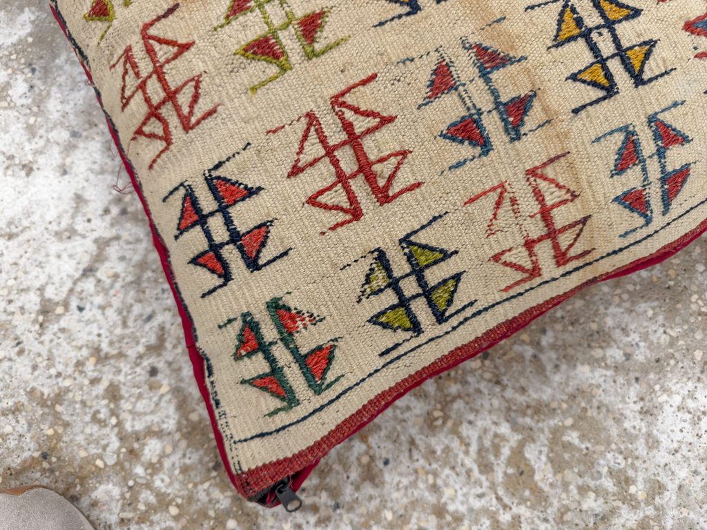 Vintage Persian Kurdish Pillow, No.33853 - Galerie Shabab