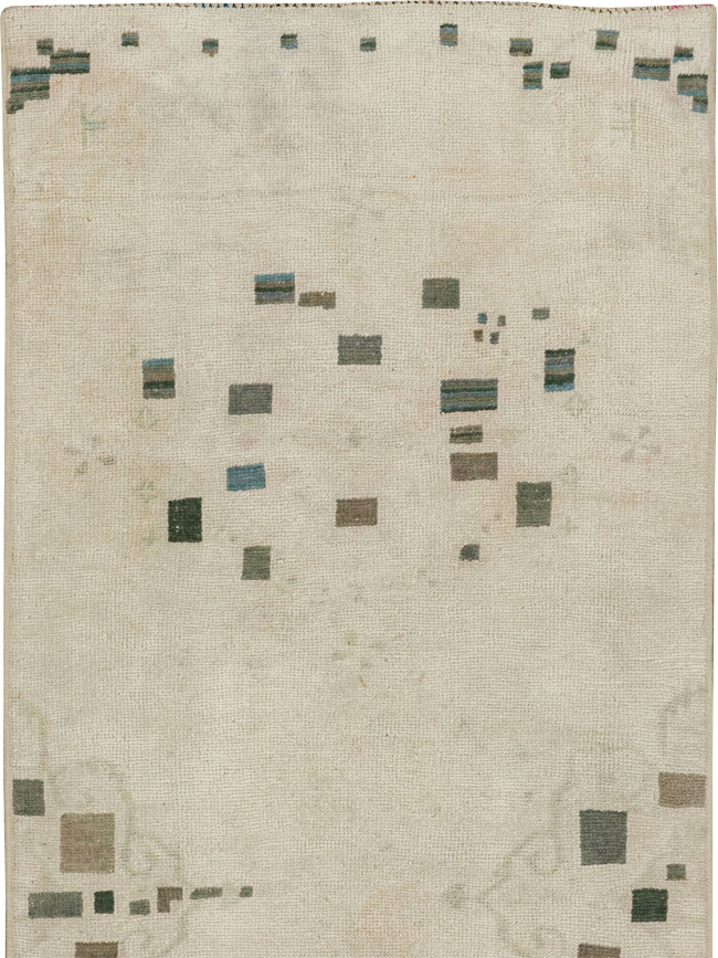 Vintage Turkish Anatolian Runner, No.33856 - Galerie Shabab