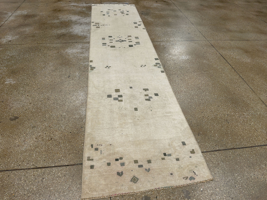 Vintage Turkish Anatolian Runner, No.33856 - Galerie Shabab