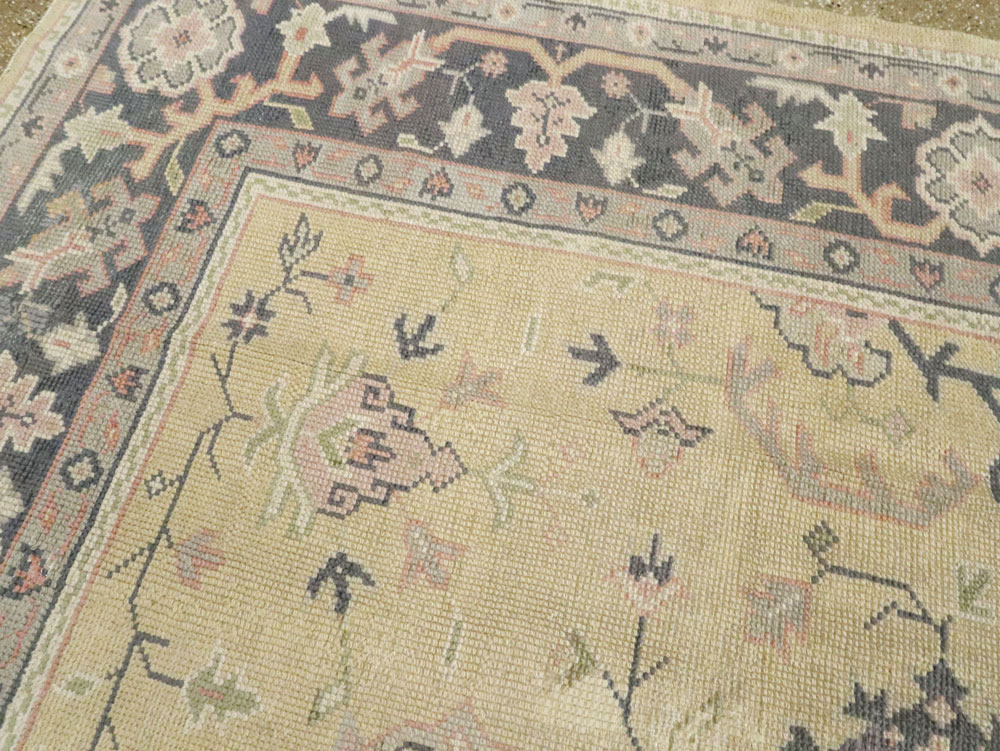 Antique Turkish Oushak Carpet, No.8013 - Galerie Shabab