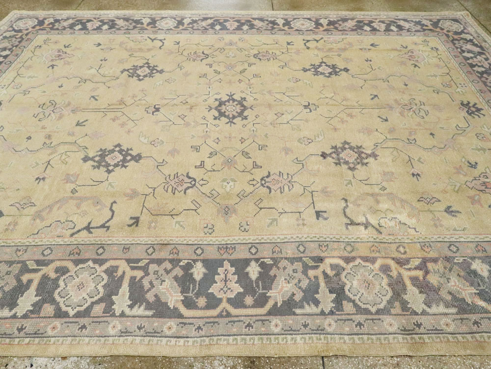 Antique Turkish Oushak Carpet, No.8013 - Galerie Shabab