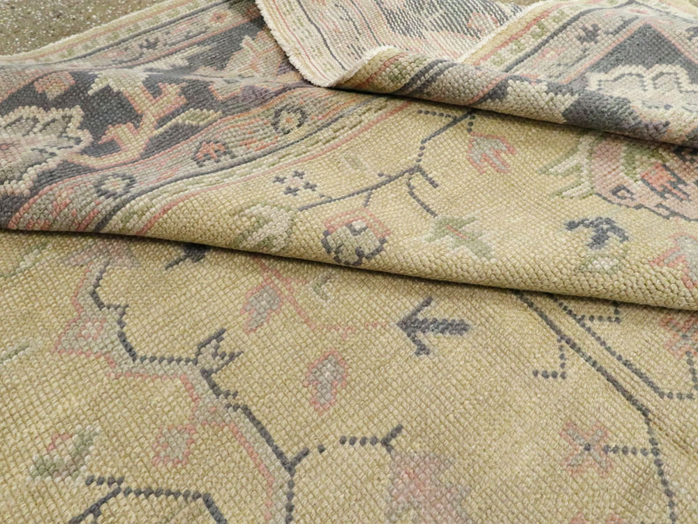 Antique Turkish Oushak Carpet, No.8013 - Galerie Shabab