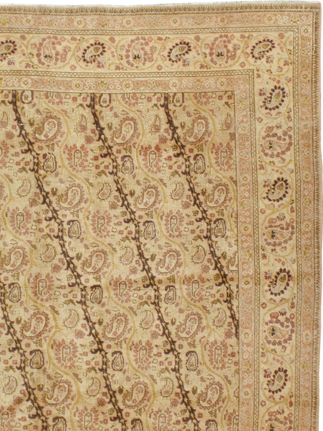 Antique Persian Tabriz Square Carpet, No.8048 - Galerie Shabab