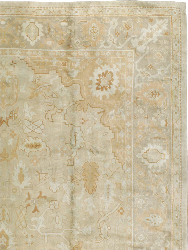 Antique French Savonnerie Carpet, No.8074 - Galerie Shabab