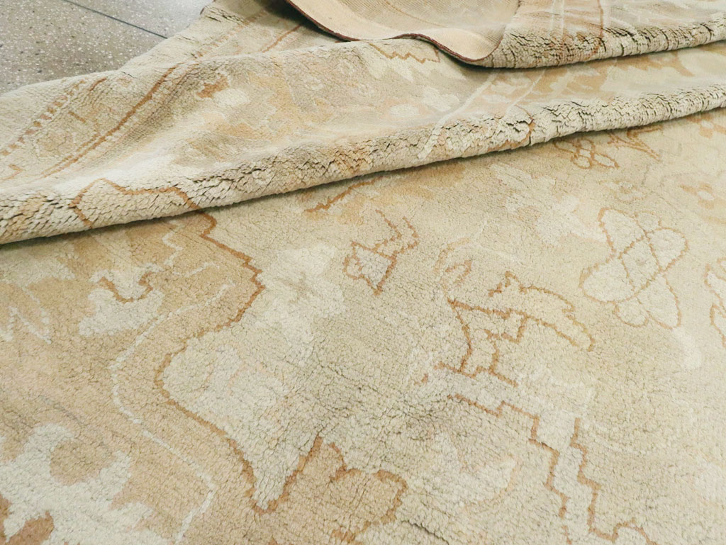 Antique French Savonnerie Carpet, No.8074 - Galerie Shabab