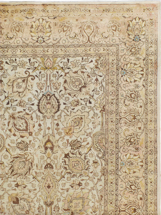Antique Persian Tabriz Carpet, No.8111 - Galerie Shabab