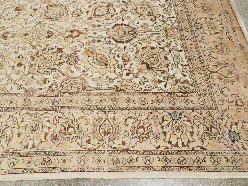 Antique Persian Tabriz Carpet, No.8111 - Galerie Shabab