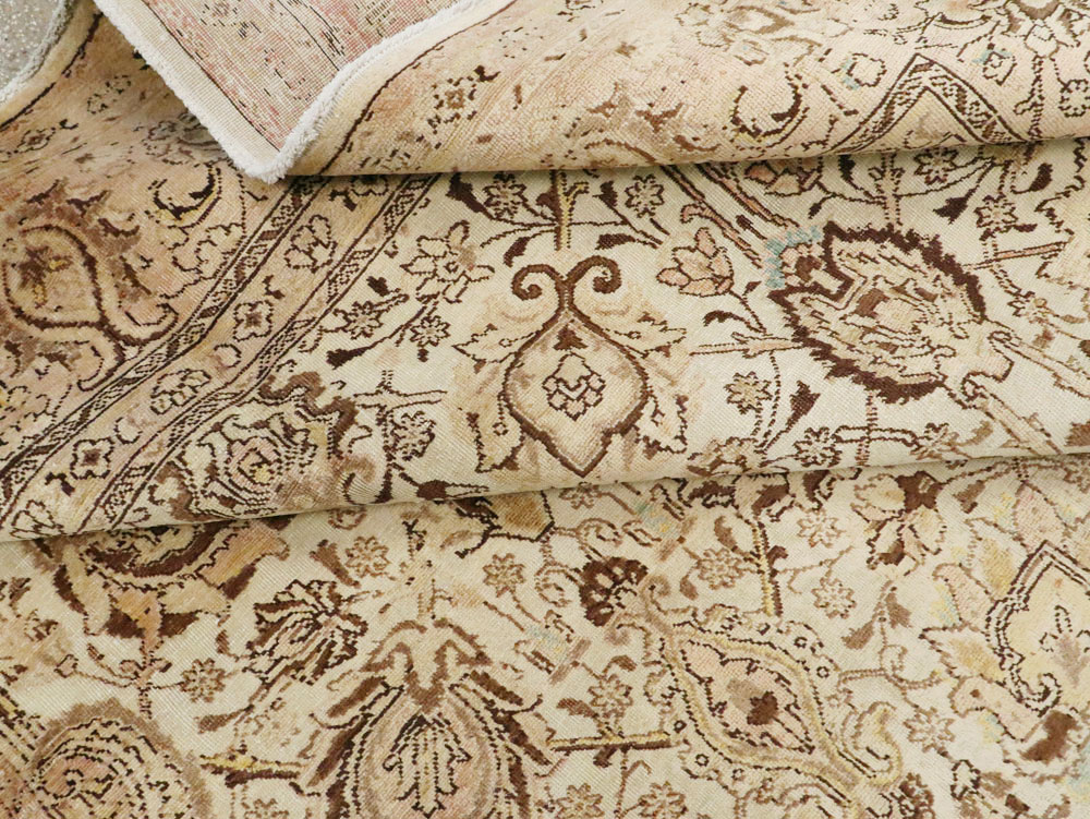 Antique Persian Tabriz Carpet, No.8111 - Galerie Shabab