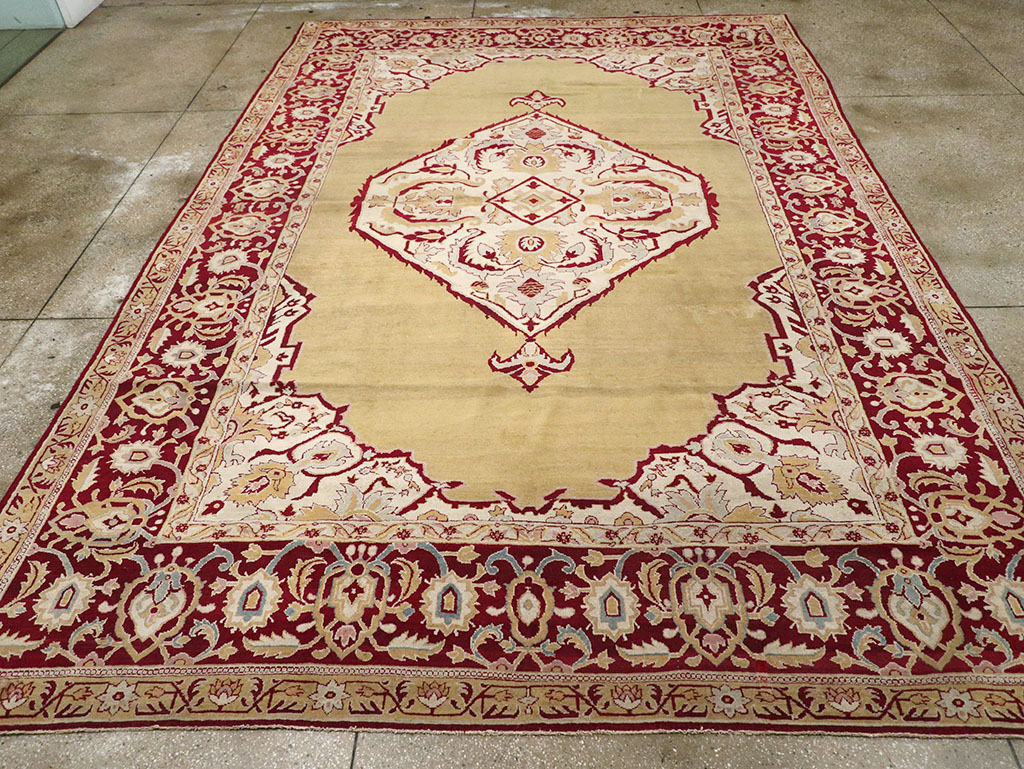 Antique Indian Agra Carpet, No.8125 - Galerie Shabab