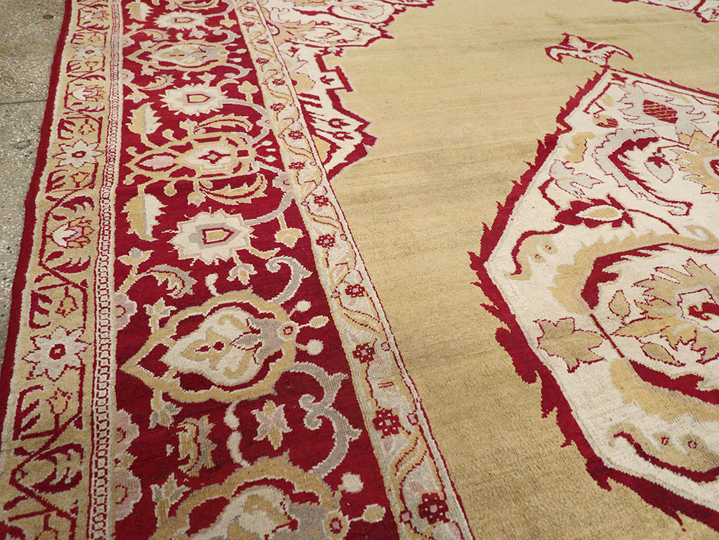 Antique Indian Agra Carpet, No.8125 - Galerie Shabab