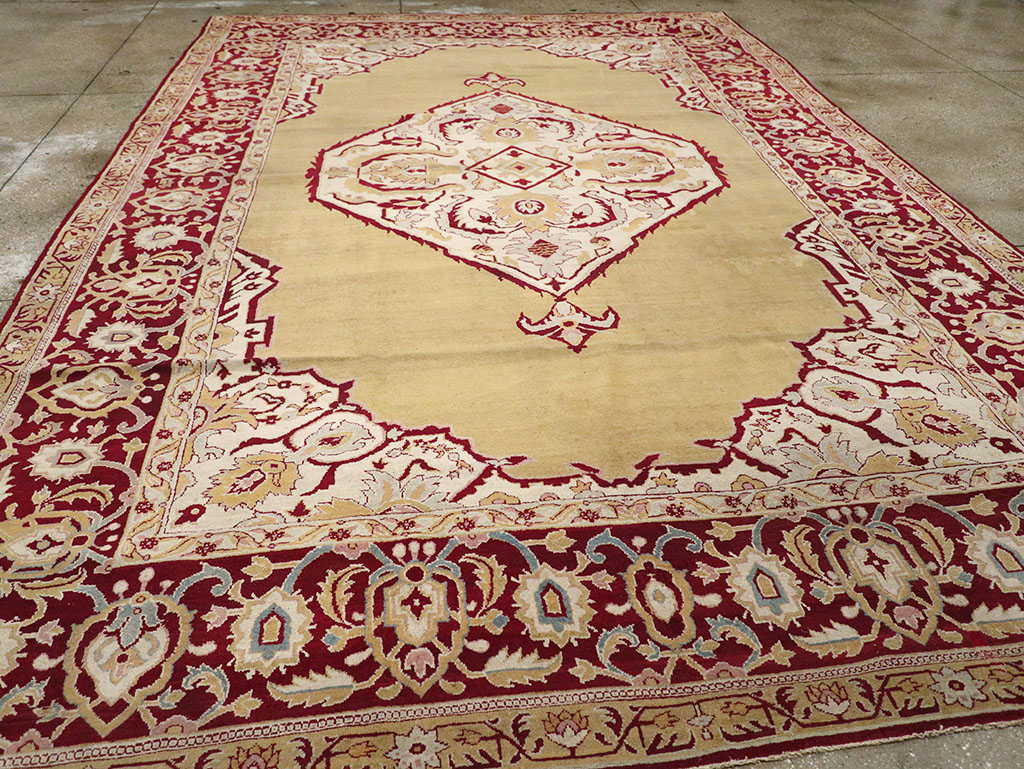 Antique Indian Agra Carpet, No.8125 - Galerie Shabab