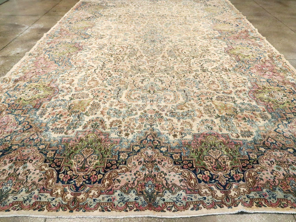 Vintage Persian Kerman Carpet, No.8155 - Galerie Shabab