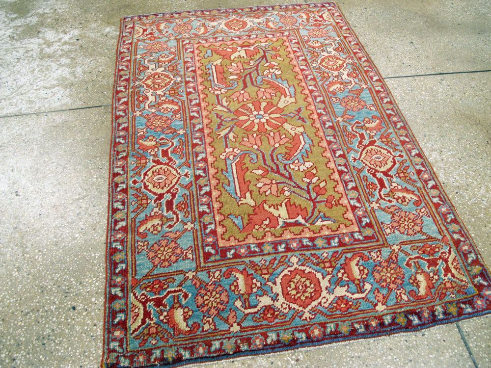 Antique Persian Heriz Rug, No.8175 - Galerie Shabab