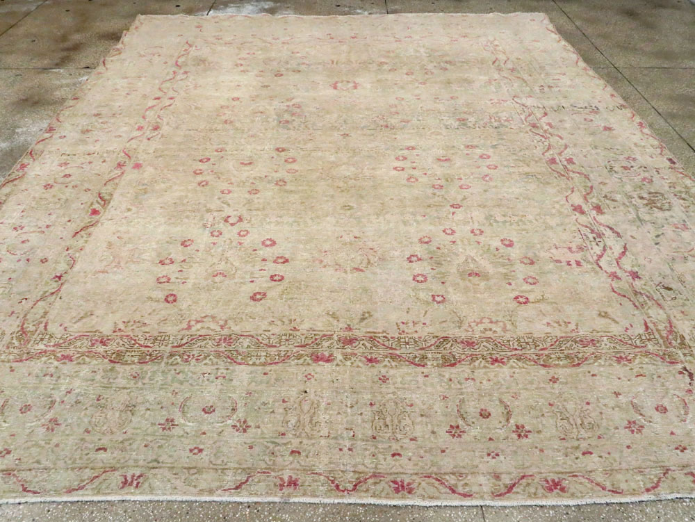 Antique Persian Lavar Kerman Distressed Carpet, No.8179 - Galerie Shabab