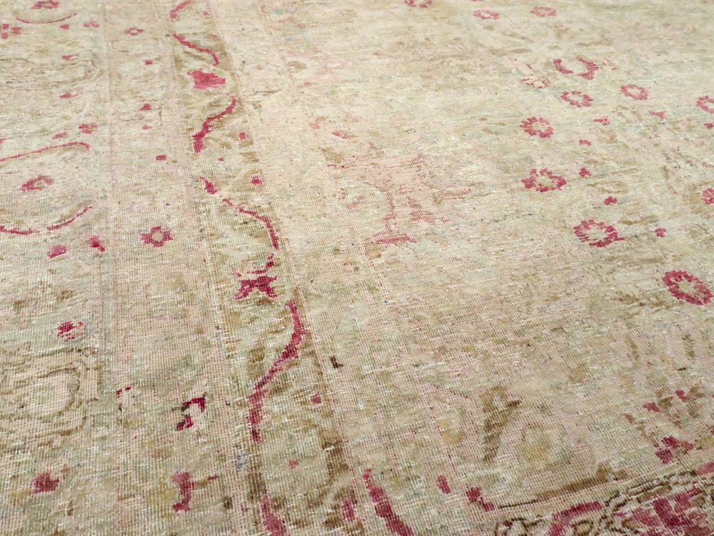 Antique Persian Lavar Kerman Distressed Carpet, No.8179 - Galerie Shabab