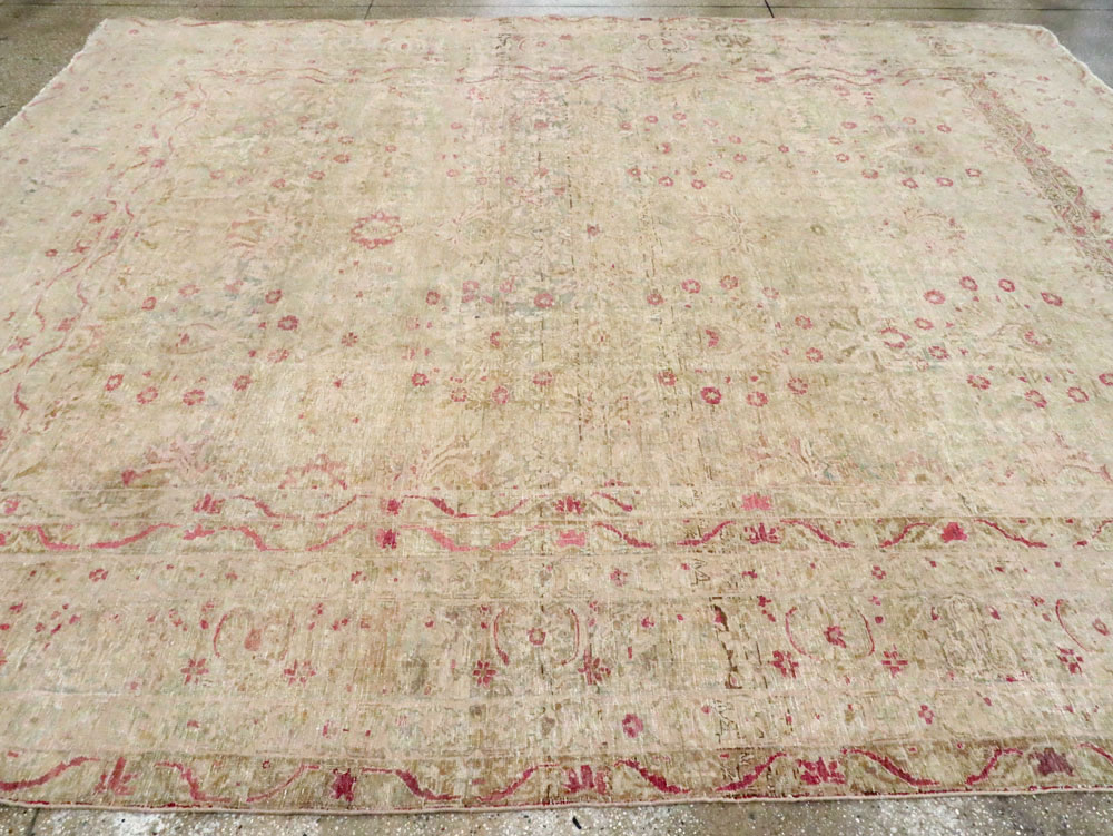 Antique Persian Lavar Kerman Distressed Carpet, No.8179 - Galerie Shabab