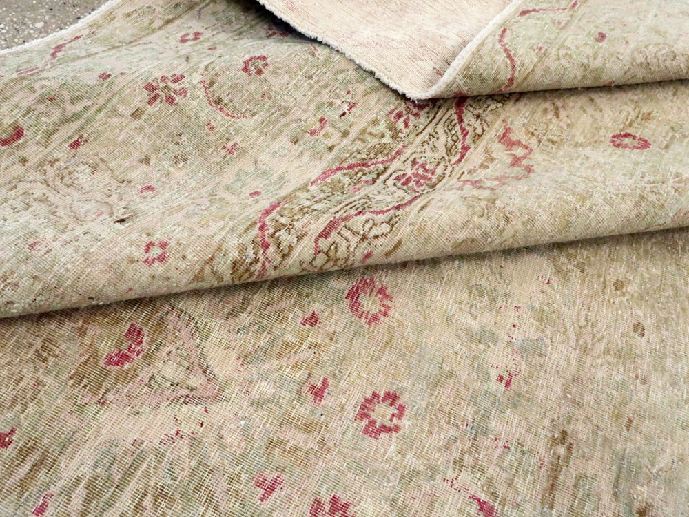 Antique Persian Lavar Kerman Distressed Carpet, No.8179 - Galerie Shabab