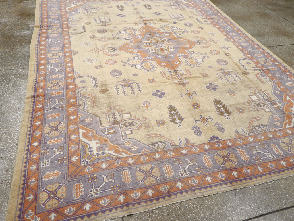 Vintage Turkish Oushak Room Size Carpet, No.8194 - Galerie Shabab