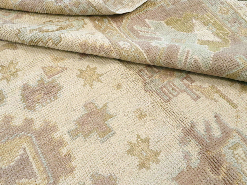 Vintage Turkish Oushak Room Size Carpet, No.8207 - Galerie Shabab