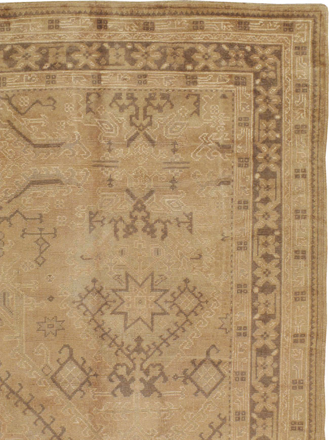 Antique Turkish Oushak Carpet, No.8218 - Galerie Shabab