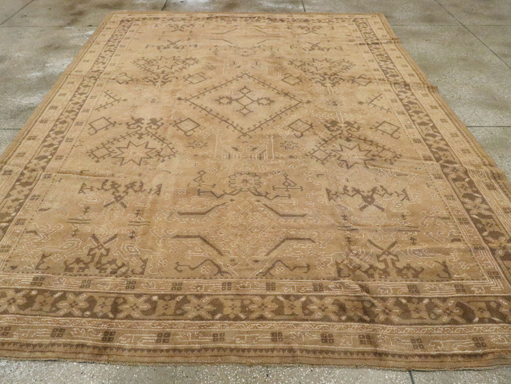 Antique Turkish Oushak Carpet, No.8218 - Galerie Shabab