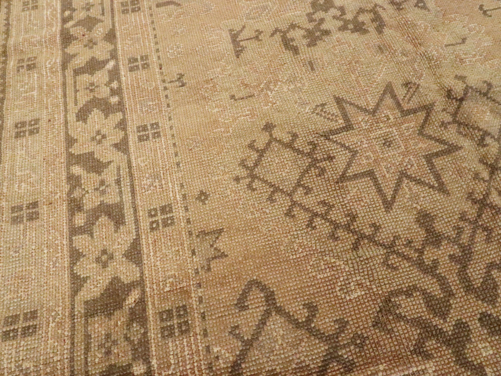 Antique Turkish Oushak Carpet, No.8218 - Galerie Shabab