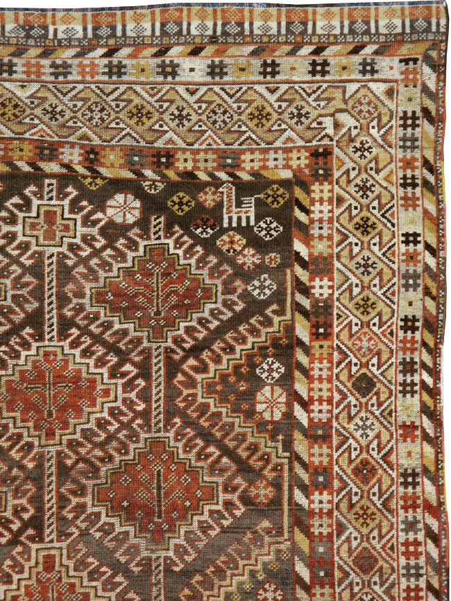Vintage Persian Shiraz Rug, No.8232 - Galerie Shabab
