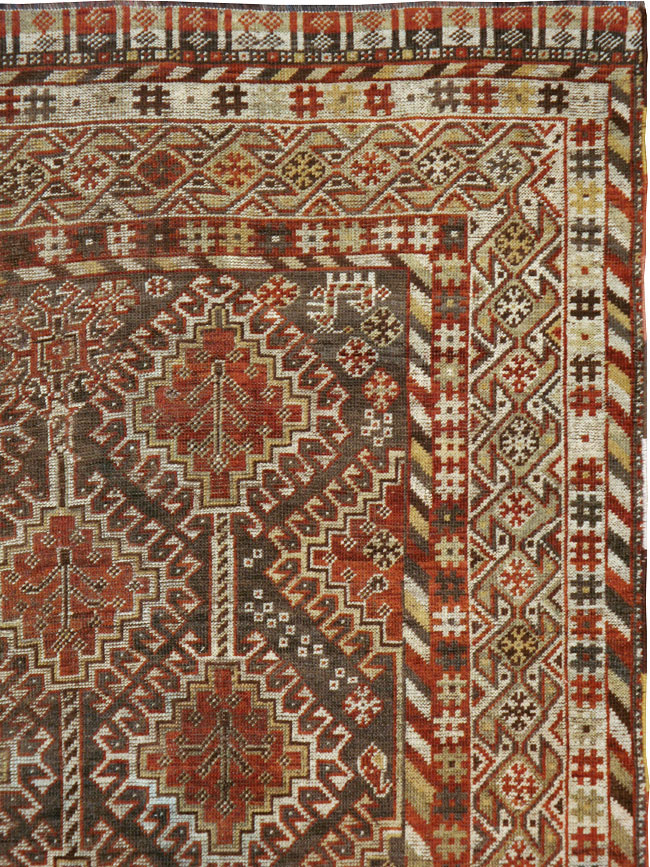 Vintage Persian Shiraz Rug, No.8232 - Galerie Shabab