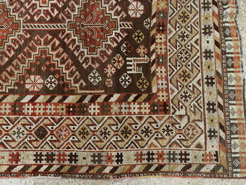 Vintage Persian Shiraz Rug, No.8232 - Galerie Shabab