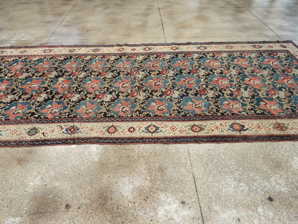 Antique Persian Malayer Gallery Carpet, No.8241 - Galerie Shabab