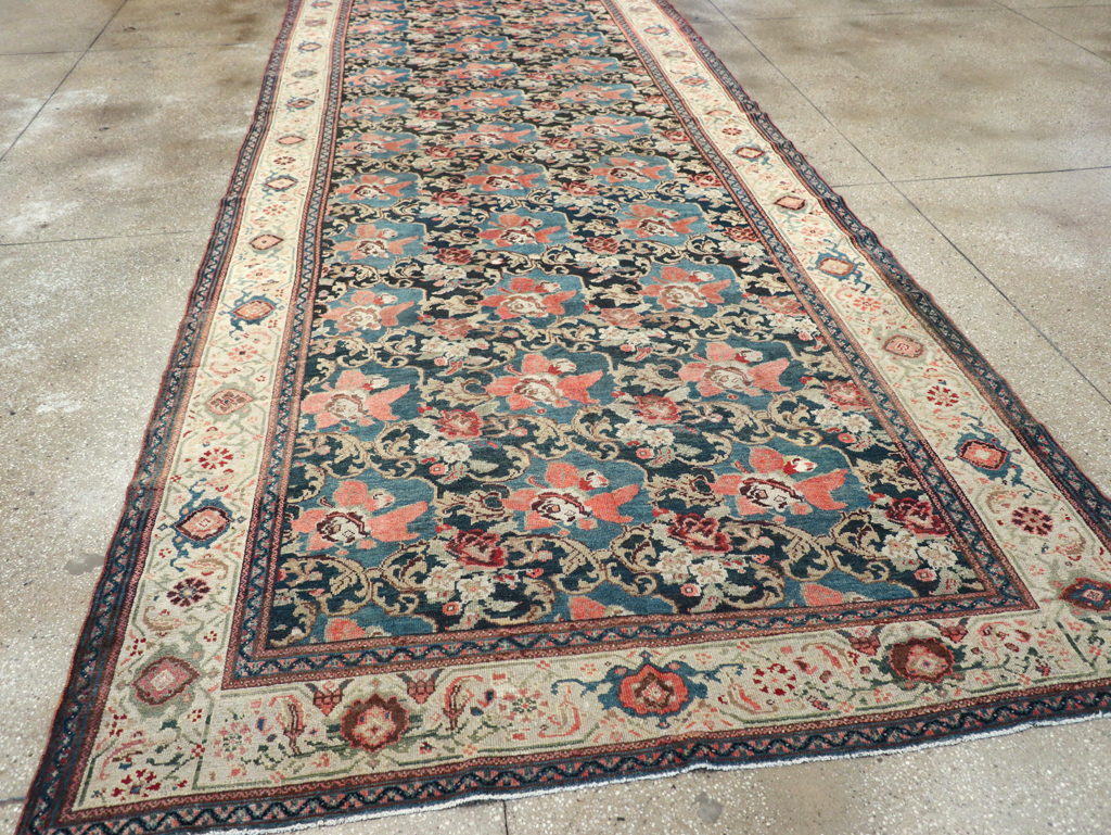 Antique Persian Malayer Gallery Carpet, No.8241 - Galerie Shabab
