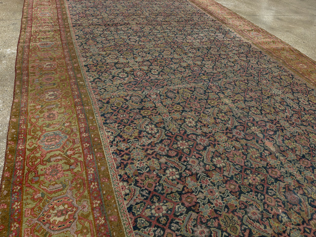 Antique Indian Fereghan Gallery Carpet, No.8248 - Galerie Shabab